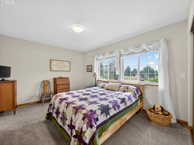 12345 S FOX Rd, Molalla, OR 97038