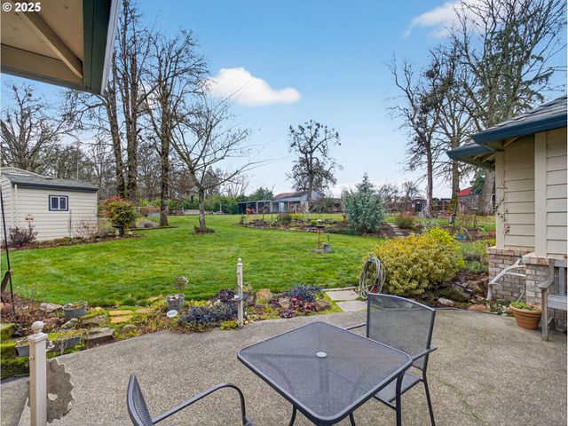 12345 S FOX Rd, Molalla, OR 97038