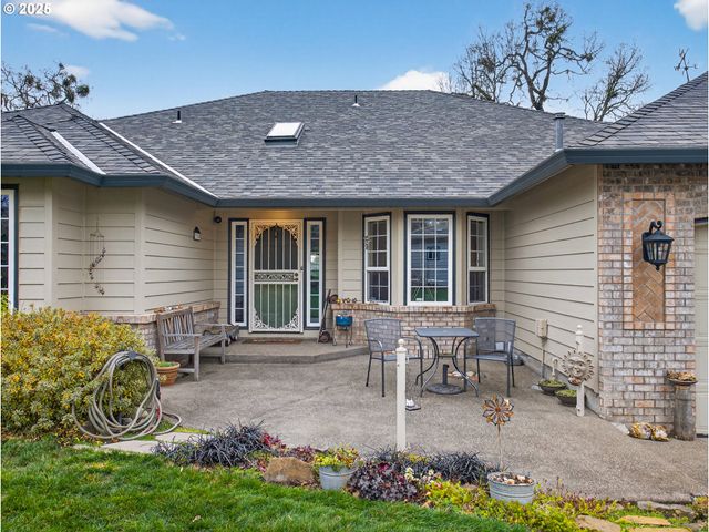 12345 S FOX Rd, Molalla, OR 97038