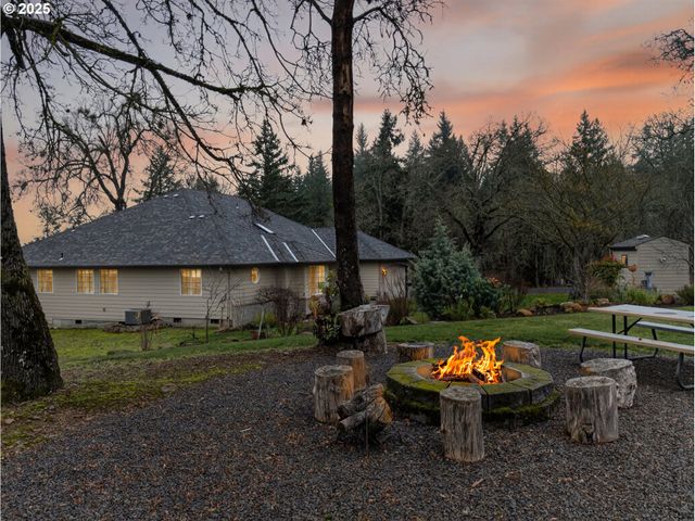 12345 S FOX Rd, Molalla, OR 97038