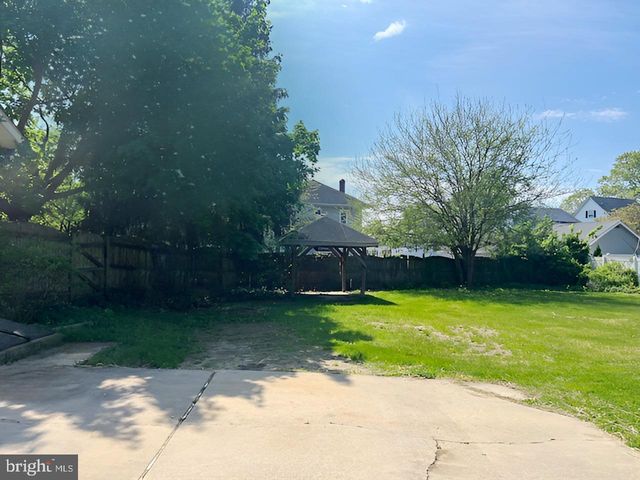 20 E WOODLAND AVE, Pitman, NJ 08071