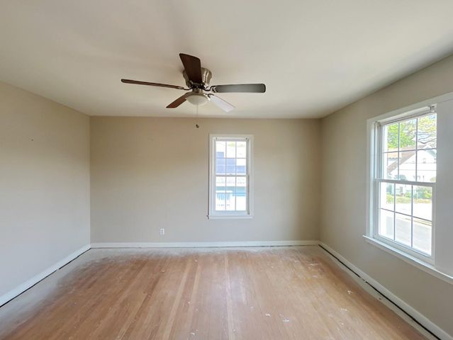 20 E WOODLAND AVE, Pitman, NJ 08071