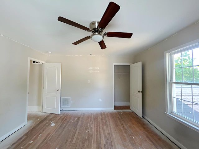 20 E WOODLAND AVE, Pitman, NJ 08071