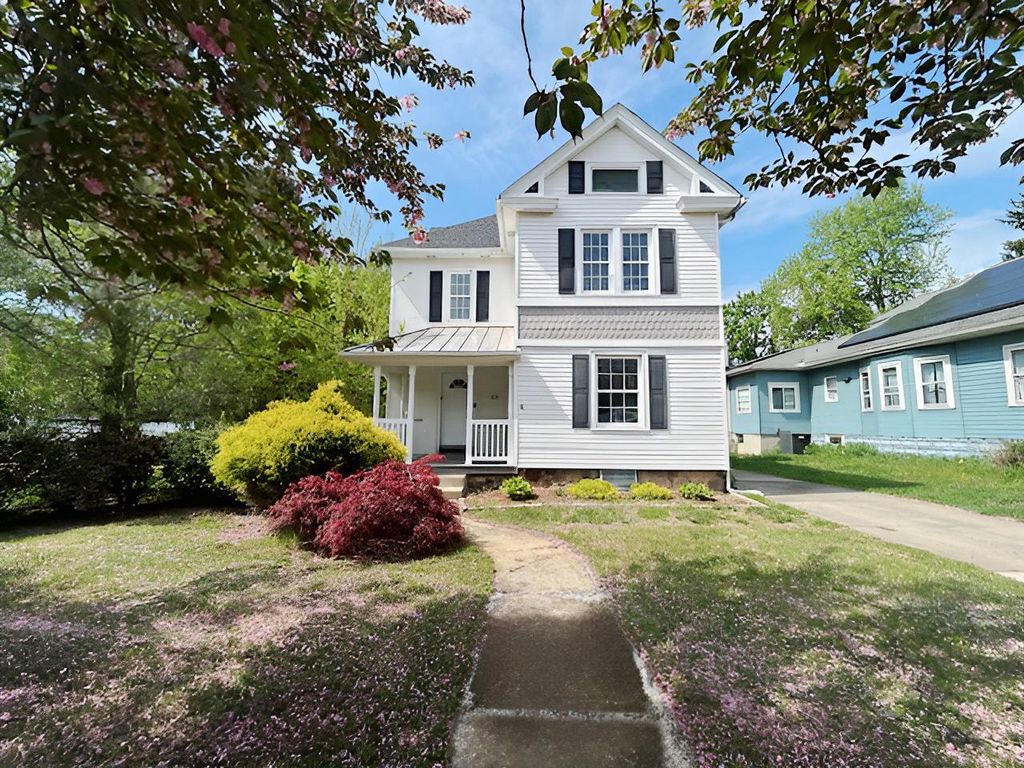 20 E WOODLAND AVE, Pitman, NJ 08071