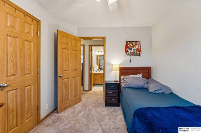 5306 S 190th Terrace, Omaha, NE 68135