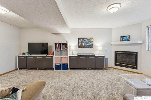 5306 S 190th Terrace, Omaha, NE 68135