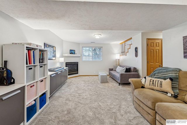 5306 S 190th Terrace, Omaha, NE 68135