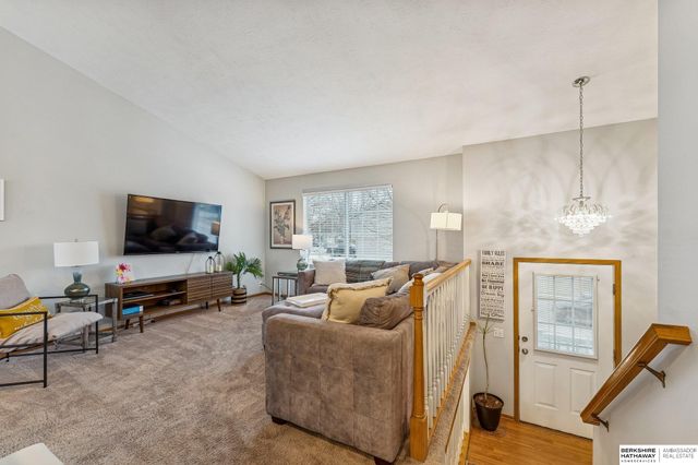 5306 S 190th Terrace, Omaha, NE 68135