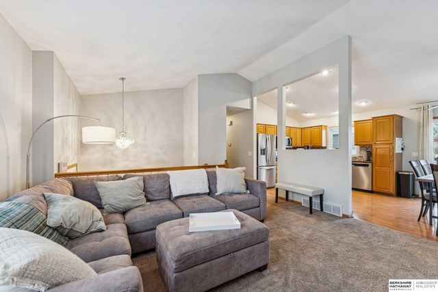 5306 S 190th Terrace, Omaha, NE 68135