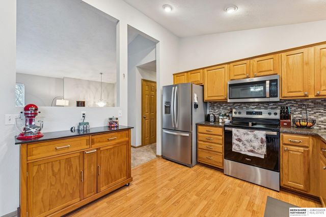 5306 S 190th Terrace, Omaha, NE 68135