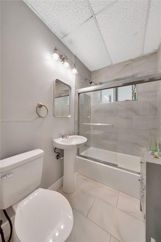 3577 Charles Avenue, Miami, FL 33133
