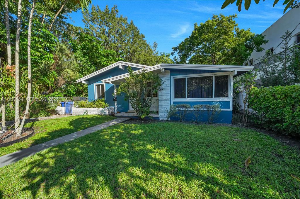 3577 Charles Avenue, Miami, FL 33133