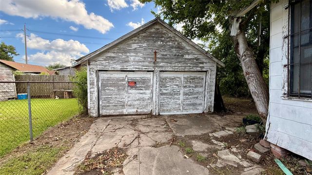 6722 Avenue E, Houston, TX 77011