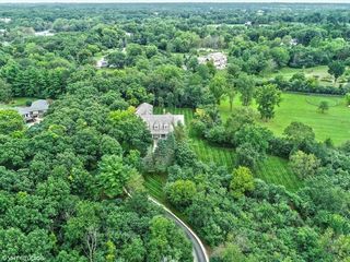383 County Line Road, Barrington Hills, IL 60010