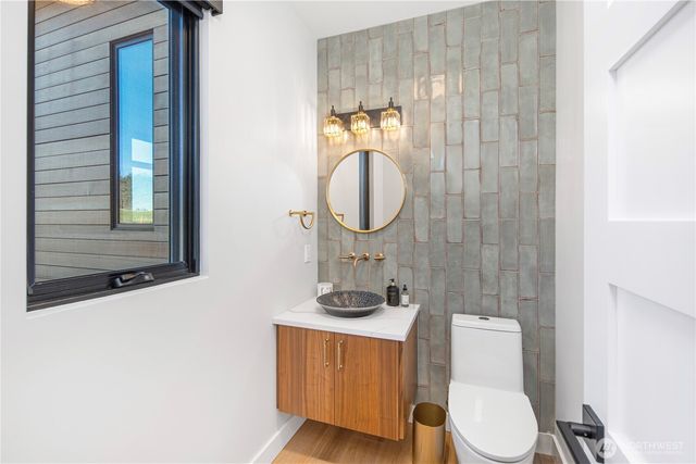 166 Montrose Place, Friday Harbor, WA 98250