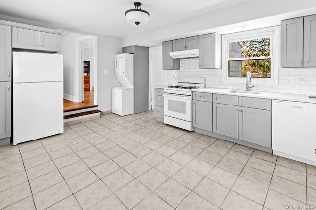 1220 Youngs Avenue, Southold, NY 11971