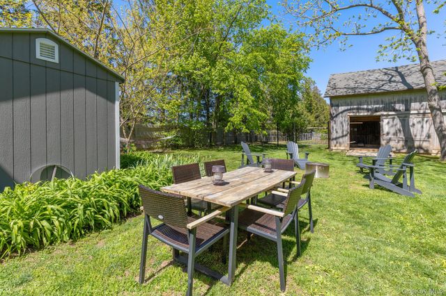 1220 Youngs Avenue, Southold, NY 11971