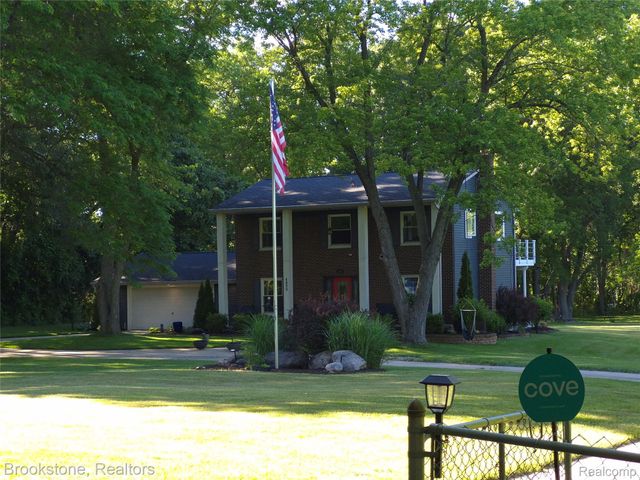 4890 Whipple Lake Road, Independence Charter Township, MI 48348