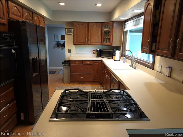 4890 Whipple Lake Road, Independence Charter Township, MI 48348