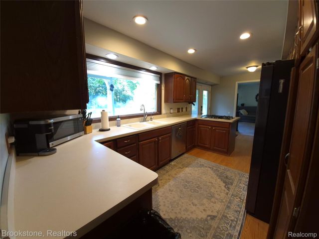 4890 Whipple Lake Road, Independence Charter Township, MI 48348