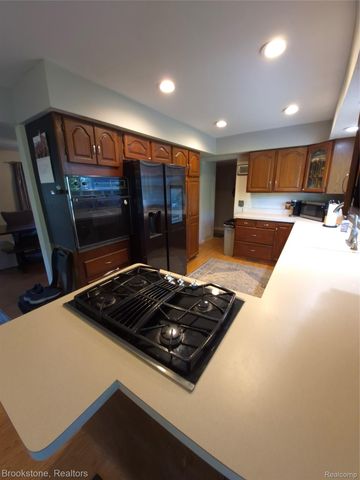 4890 Whipple Lake Road, Independence Charter Township, MI 48348
