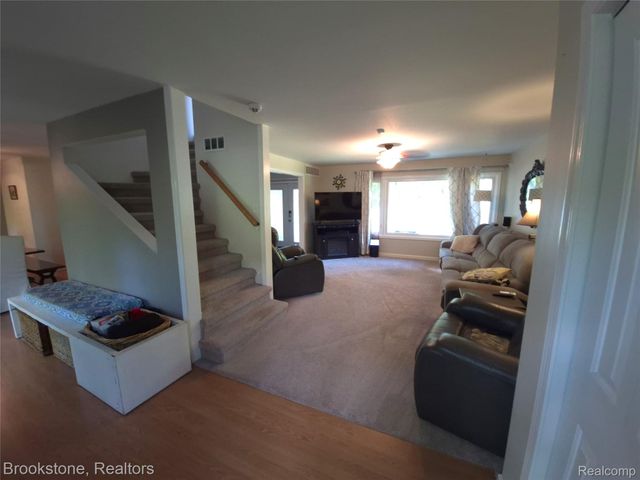 4890 Whipple Lake Road, Independence Charter Township, MI 48348