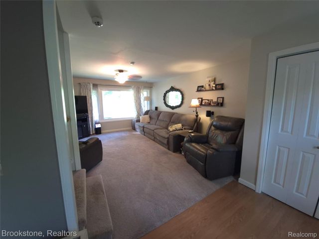 4890 Whipple Lake Road, Independence Charter Township, MI 48348