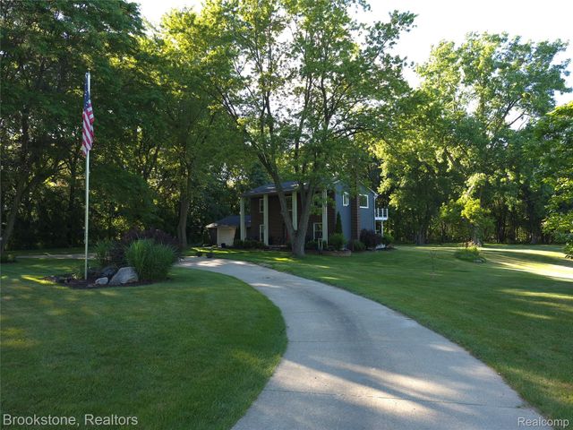 4890 Whipple Lake Road, Independence Charter Township, MI 48348