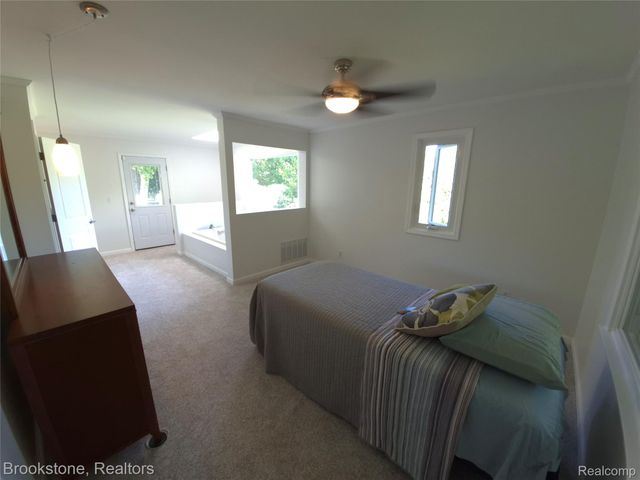 4890 Whipple Lake Road, Independence Charter Township, MI 48348