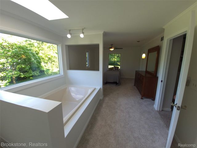 4890 Whipple Lake Road, Independence Charter Township, MI 48348