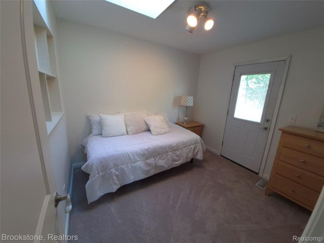 4890 Whipple Lake Road, Independence Charter Township, MI 48348