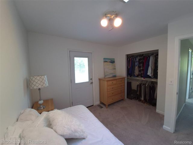 4890 Whipple Lake Road, Independence Charter Township, MI 48348