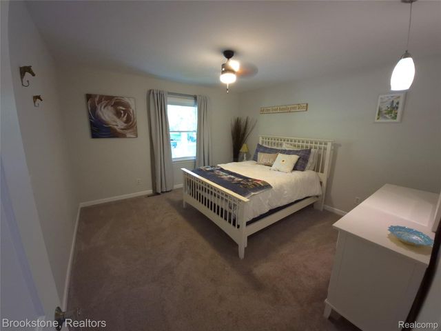 4890 Whipple Lake Road, Independence Charter Township, MI 48348
