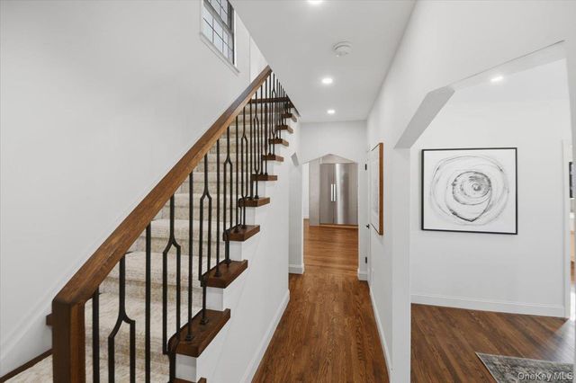 18 Lakeside Drive, New Rochelle, NY 10801