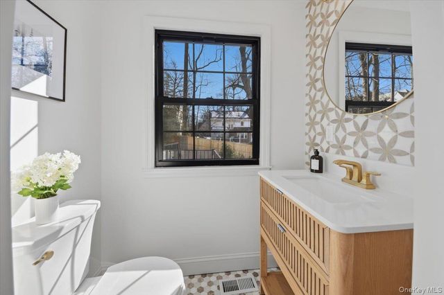 18 Lakeside Drive, New Rochelle, NY 10801