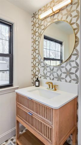 18 Lakeside Drive, New Rochelle, NY 10801