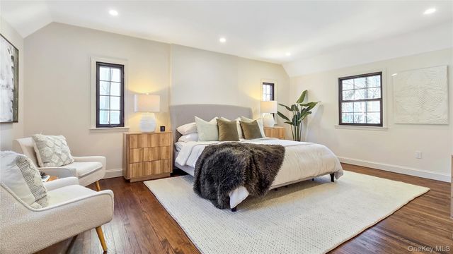 18 Lakeside Drive, New Rochelle, NY 10801