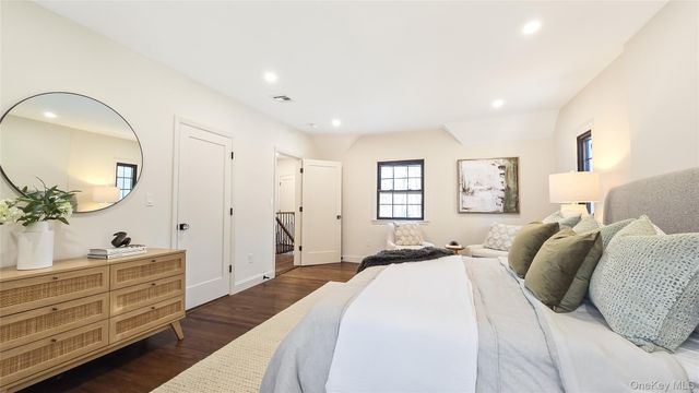 18 Lakeside Drive, New Rochelle, NY 10801