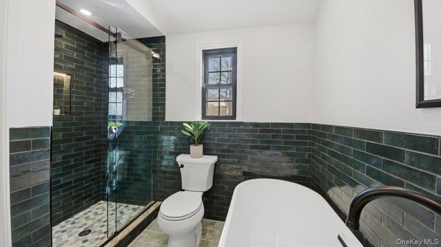 18 Lakeside Drive, New Rochelle, NY 10801