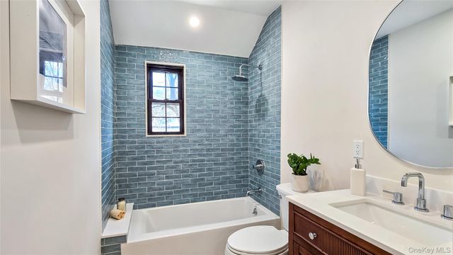 18 Lakeside Drive, New Rochelle, NY 10801