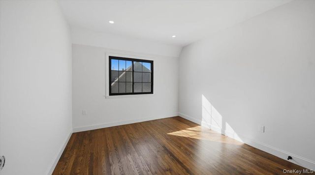 18 Lakeside Drive, New Rochelle, NY 10801