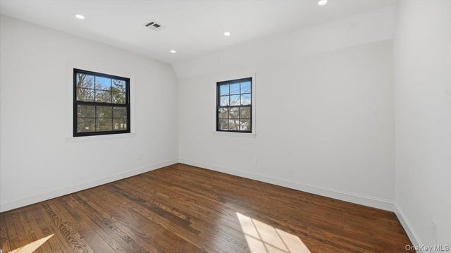 18 Lakeside Drive, New Rochelle, NY 10801