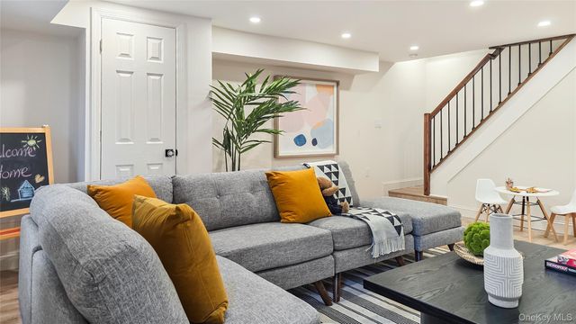 18 Lakeside Drive, New Rochelle, NY 10801