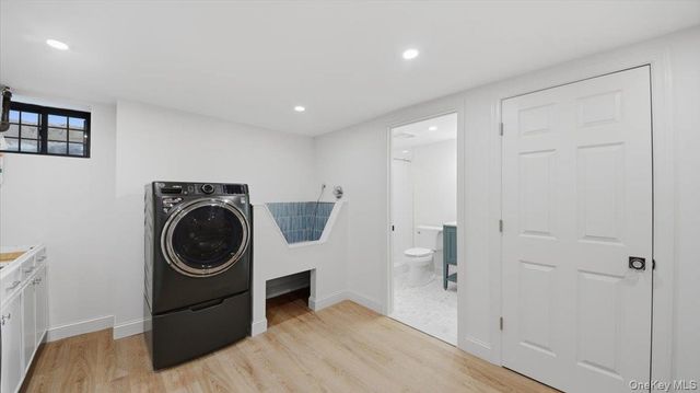 18 Lakeside Drive, New Rochelle, NY 10801