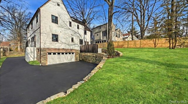 18 Lakeside Drive, New Rochelle, NY 10801