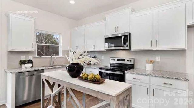 2126 10th Street SE, Hickory, NC 28602