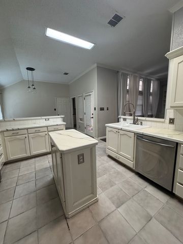 3214 Mark Lane, Midland, TX 79707