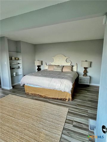 1820 Triple Peak Drive, Canyon Lake, TX 78133