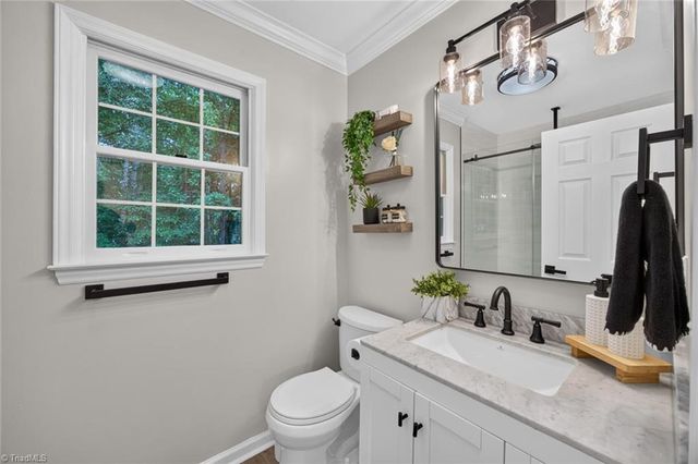 4000 Loch Mere Road, High Point, NC 27265