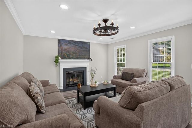 4000 Loch Mere Road, High Point, NC 27265